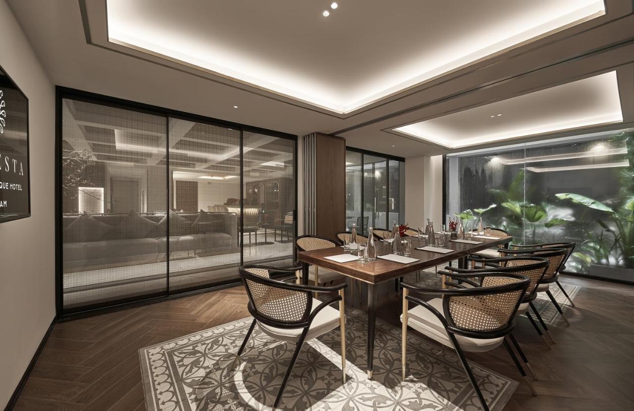 La Siesta Premium Saigon Hotel Ho Şi Min Exterior foto The interior of the restaurant